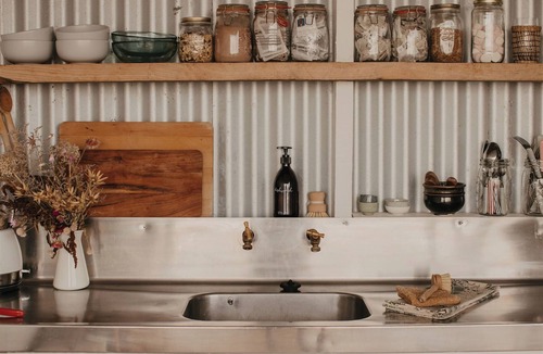 Gisborne Cabin | Hinterland Retreat. Coastal glamping cabin minutes from the surf.