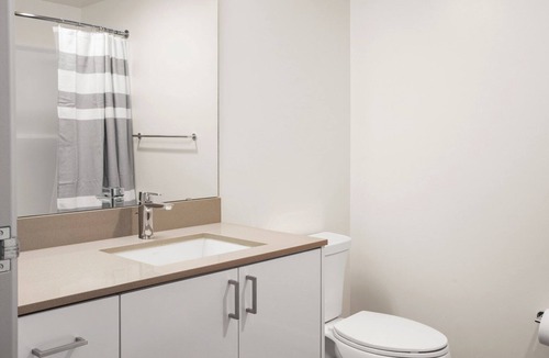 Wilburton Apartment | Hip Bellevue Studio w/ Gym & W/D, near Spring District, by Blueground