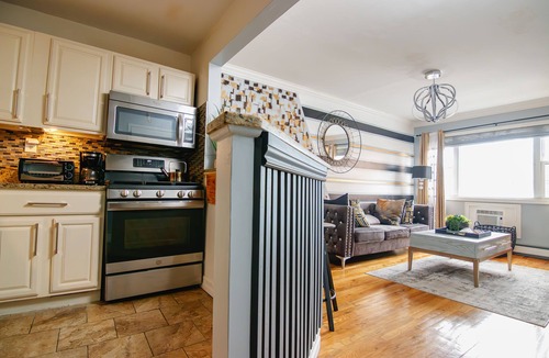 Brownsville Apartment | Hip, fresh Cozy 2 bedroom apartment in East Brooklyn