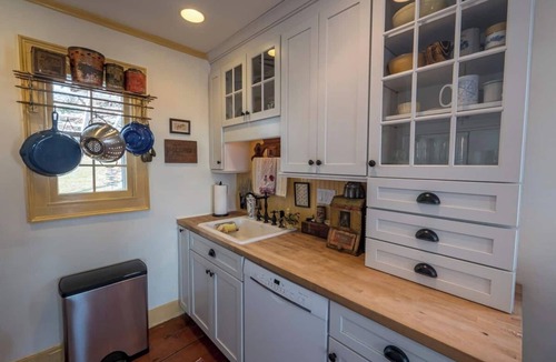 Mystic House | Historic 1810 Captain Burrows Home~ A Nautical New England Inspiration!