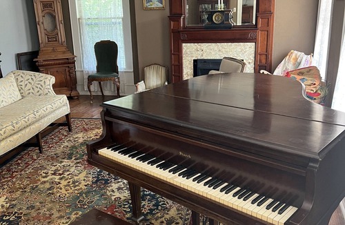 Caledonia House | Historic 1856 Eversole Home Decorated with Period Furniture & Quilts