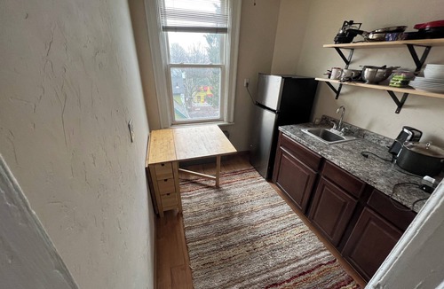 Stapleton Apartment | Historic 1886 German Bakery Home Near Ferry & Verrazano