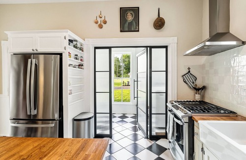Buechel Other | Historic 1905 Farmhouse - country living near Louisville
