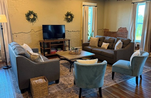Brandon Apartment | Historic 1912 Loft in charming, small-town Forreston