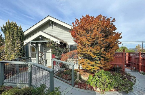 Sequim House | Historic 1927 Craftsman in Downtown Sequim – Walk to Everything!