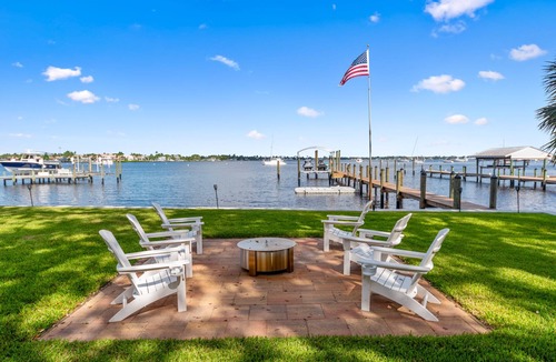 Stuart House | Historic 1935 home directly on the River! 167' New Dock, Walk to Downtown, Pool