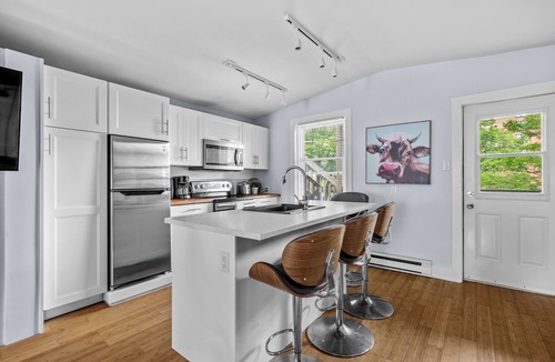 Downtown Halifax Apartment | Historic 2 bedroom central down town location near waterfront - #3
