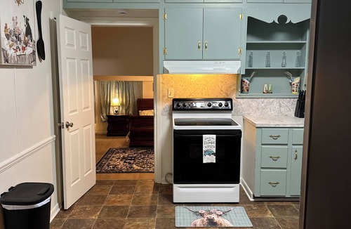 Brookhaven House | Historic 3-bedroom house with AC in charming Brookhaven