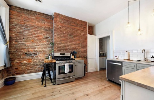 East Allegheny House | Historic 4-Apt Building Sleeps 16 Walk to Stadiums