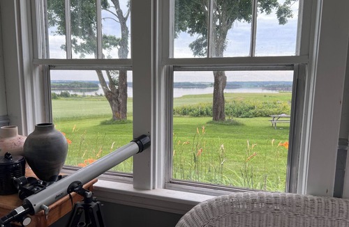 Clyde River House | Historic 4-bedroom farm and vineyard on 100 acres with waterfront