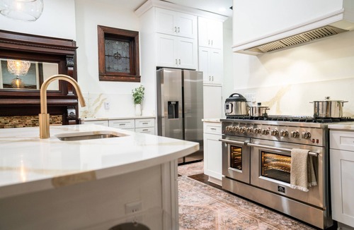 North Capitol Street House | Historic-7BR/4.5BA-Parking+By Metro+Chef's Kitchen