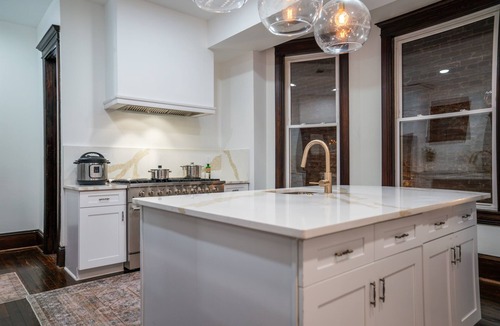 North Capitol Street House | Historic-7BR/4.5BA-Parking+By Metro+Chef's Kitchen