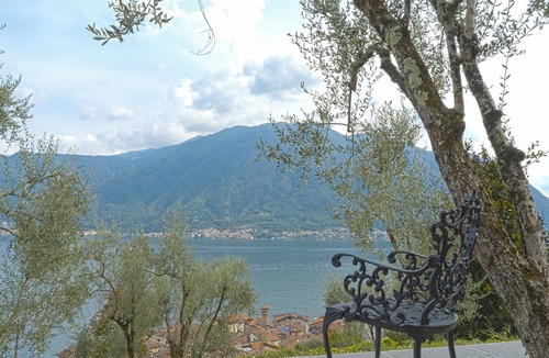 Sala Comacina Villa | Historic and romantic villa with a unique view