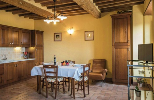 Cascine-La Croce Apartment | Historic apartment with pool near Lucca