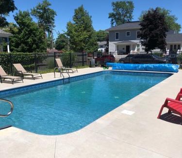 South Haven House | Historic Beach House 2 Blocks to Beach/Downtown w/Pool, Firepit, 7 BRs