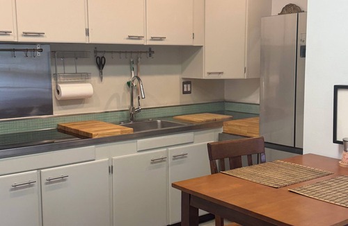 North Cambridge Apartment | Historic, beautifully appointed 1 Bed, 2 minutes to the T and restaurants