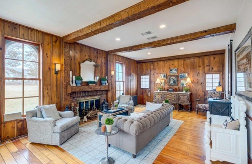 Brookfield House | Historic Brookfield Farm Home ~ 14 Mi to Milwaukee