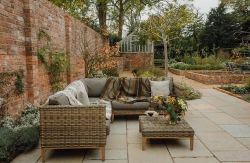 Bunbury House | Historic building offers an inviting retreat with its charming blend of comfort and elegance, sleeping 10 guests