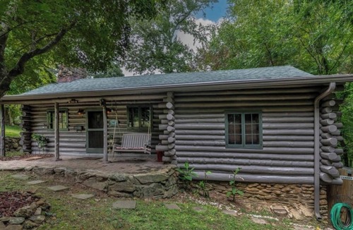 Wake Forest Cabin | Historic Cabin in Wake Forest Downtown.