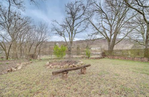 Spavinaw House | Historic Cabin w/Yard: 1 Mi to Lake Spavinaw!