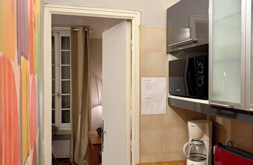 Avignon City Centre Apartment | Historic center - Trendy neighborhood - Quiet street - Terrace - WIFI