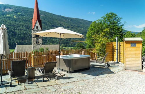 Colli In Pusteria Ski Chalet | Historic Chalet Neuhaus - with open air jacuzzi & infrared sauna!