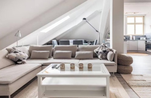 Weissensee Apartment | Historic Charm with Modern Comfort