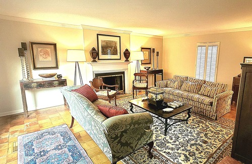 Montgomery Villa | Historic Cloverdale Villa