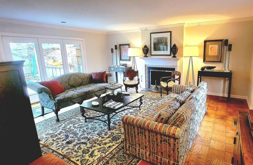 Montgomery Villa | Historic Cloverdale Villa