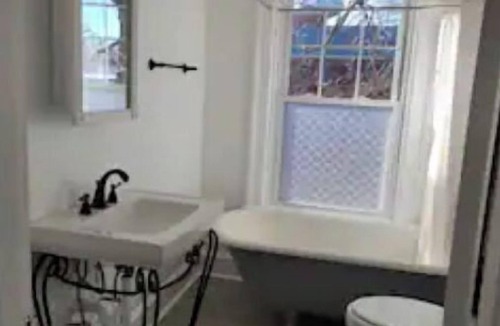 Blackstone House | Historic Colonial Foursquare near FASTC/Ft Barfoot