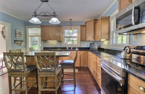 Litchfield Historic District House | Historic Colonial Pool Walk to Town