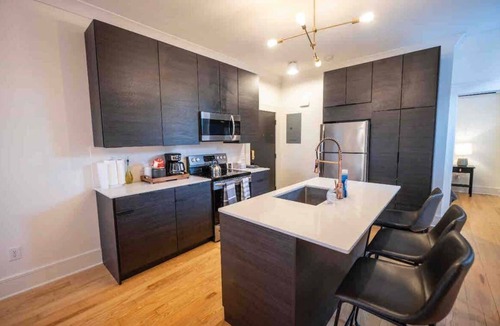 Corn Hill Apartment | Historic Cornhill King bed-Walkable