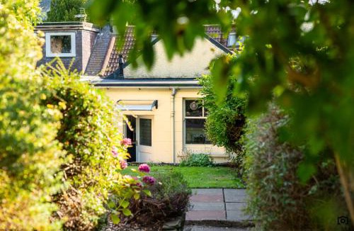 Leuchars House | Historic Cottage Escape with free parking - 10 mins to St Andrews I 5 mins to Dundee I 5 mins to Tentsmuir Forest and Beach