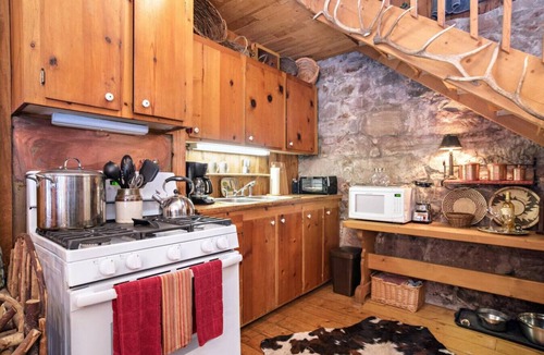 Redstone Cottage | Historic Cottage on Private Estate, Pool & Tennis