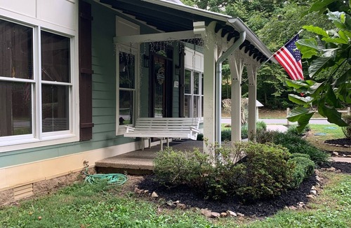 Fairview House | Historic Creekside Cottage - A quiet place for rest and relaxation. Come stay!