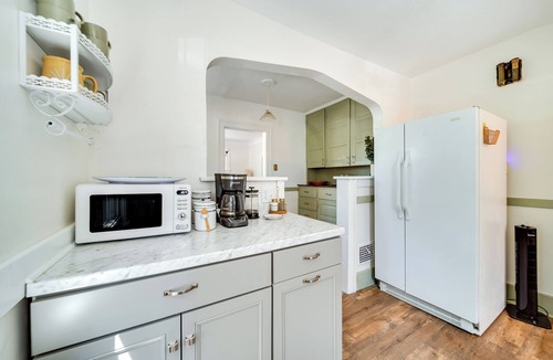 Jefferson Chalmers House | Historic Detroit Bungalow: Pet & Family Friendly
