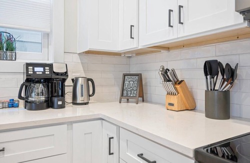 Metropolitan Apartment | Historic District Gem - 2BR/2BA, Walk to Forsyth Park - Lower Level