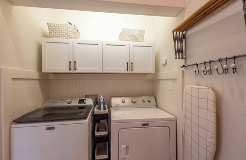 Temple House | Historic District Haven Collected & Comfortable
