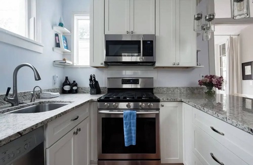 Harleston Village Apartment | Historic District - Private Luxury Retreat