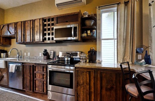 Downtown Historic District Apartment | Historic District - Luxury, Comfort and Convenience awaits you!