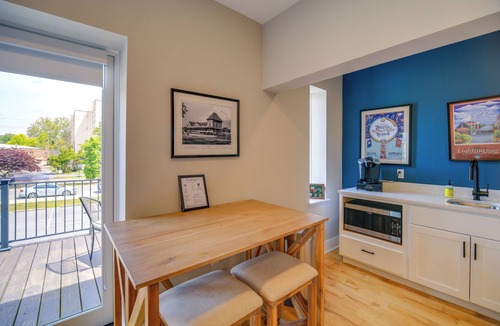 Bristol Apartment | Historic Downtown Bristol Loft - Free Parking