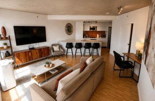 Gastown Apartment | Historic Downtown Escape