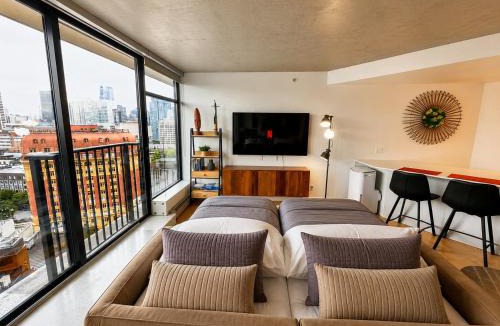 Gastown Apartment | Historic Downtown Escape