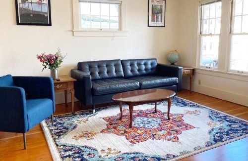 Astoria Apartment | Historic Downtown Flat, #3