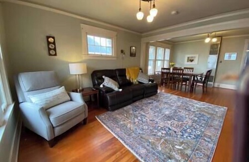Astoria Apartment | Historic Downtown Flat, No. 4