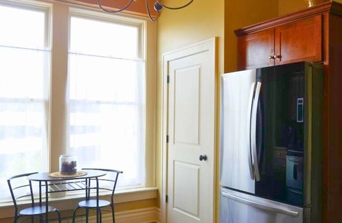 Downtown Springfield Apartment | Historic Downtown Loft Near Cafés & Restaurants