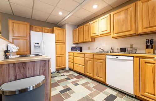 Historic Downtown La Crosse Apartment | Historic Downtown Top Floor 2BR Apartment