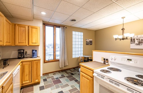 Historic Downtown La Crosse Apartment | Historic Downtown Top Floor 2BR Apartment