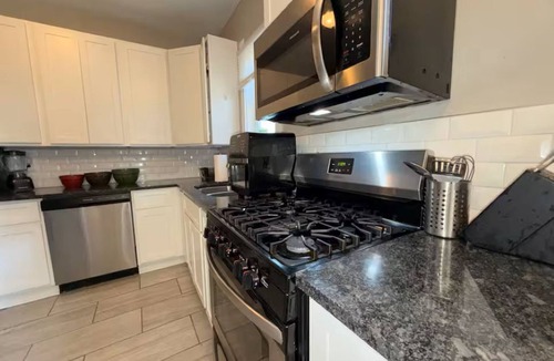 Kennedy King House | Historic Downtown Duplex - Fire Pit, Gym & Parking