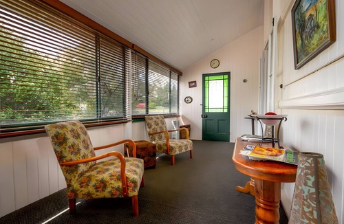 Stanthorpe Cottage | Historic Elegance in the Heart of Wine Country - Dillons Cottage Stanthorpe!